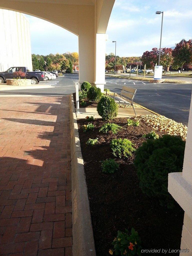 Stay 4 Less Fredericksburg Exterior photo