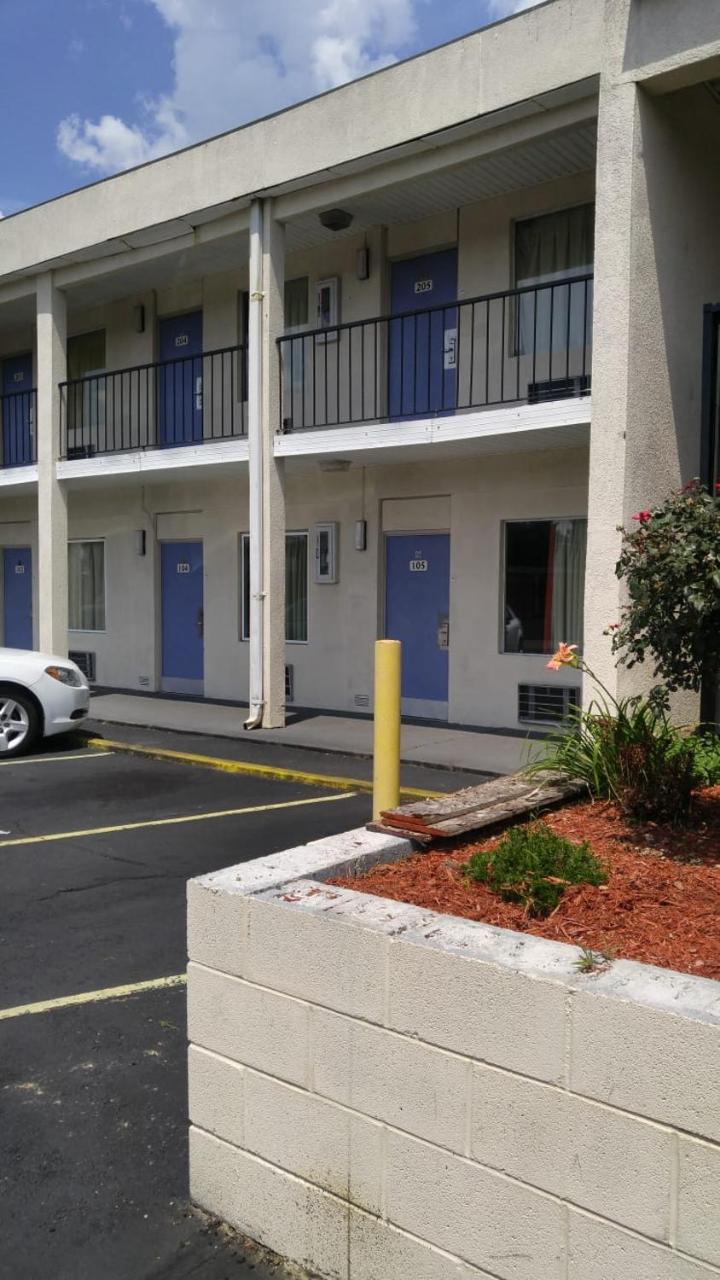 Stay 4 Less Fredericksburg Exterior photo